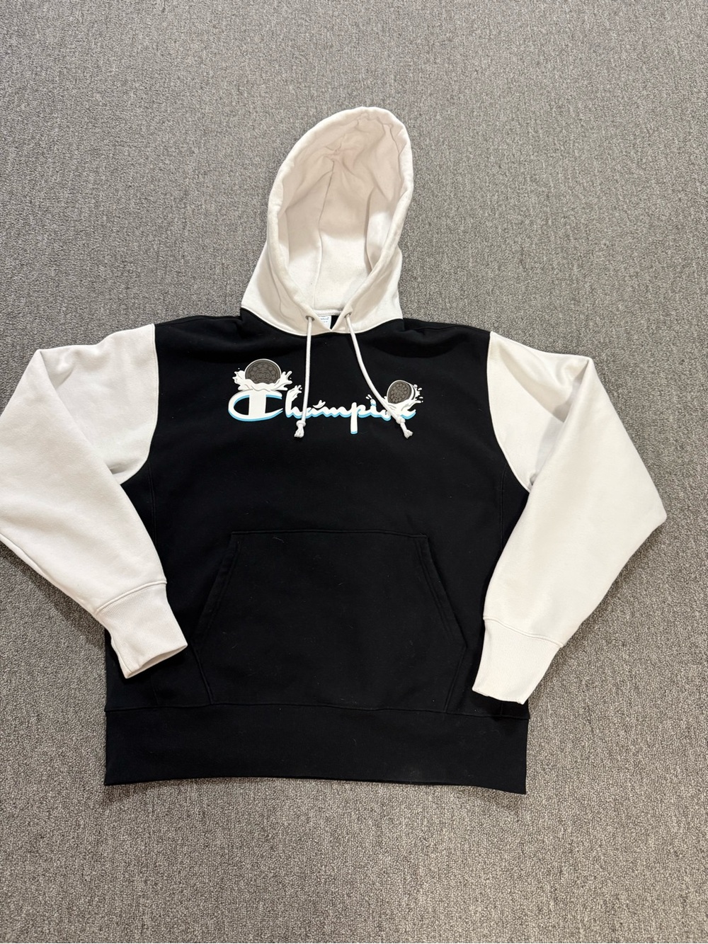 CHAMPION OREO Reverse Weave
Hoodie size large